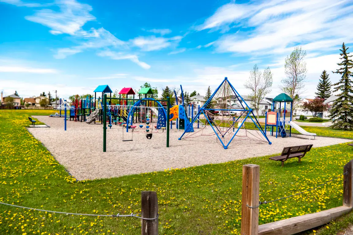 Applewood Park property and community context